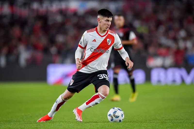 Mastantuono gây ấn tượng trong màu áo River Plate. Ảnh: Internet