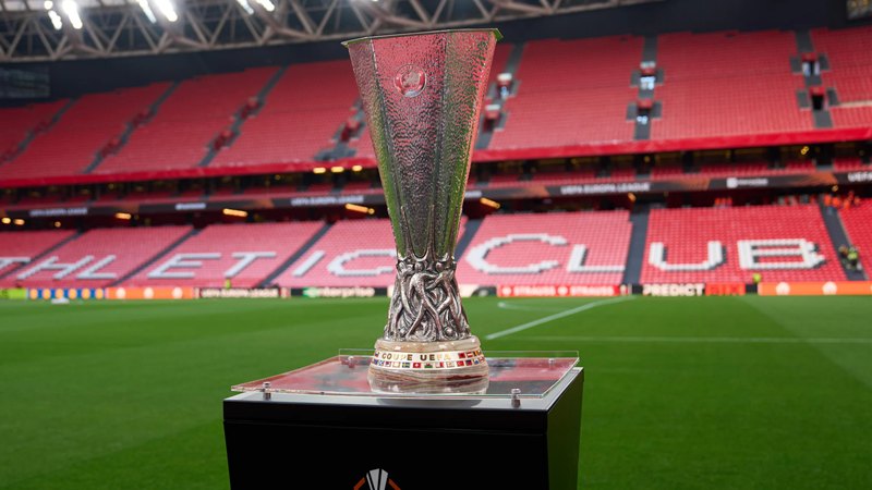 Chiếc cúp vô địch Europa League sẽ thuộc về Man United hay Tottenham? Ảnh: Internet
