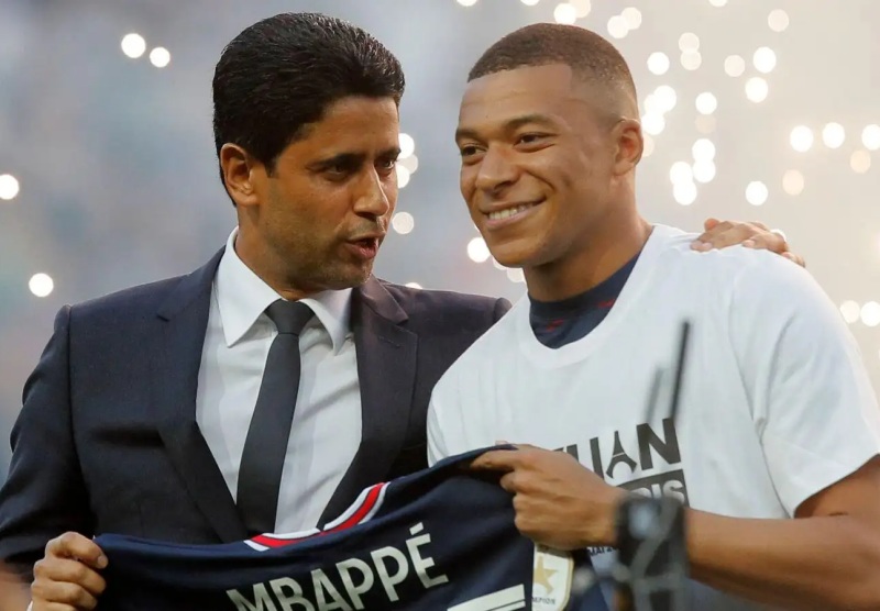 Al-Khelaifi kích hoạt hàng loạt "bom tấn" giúp PSG chuyển mình. Ảnh: Internet