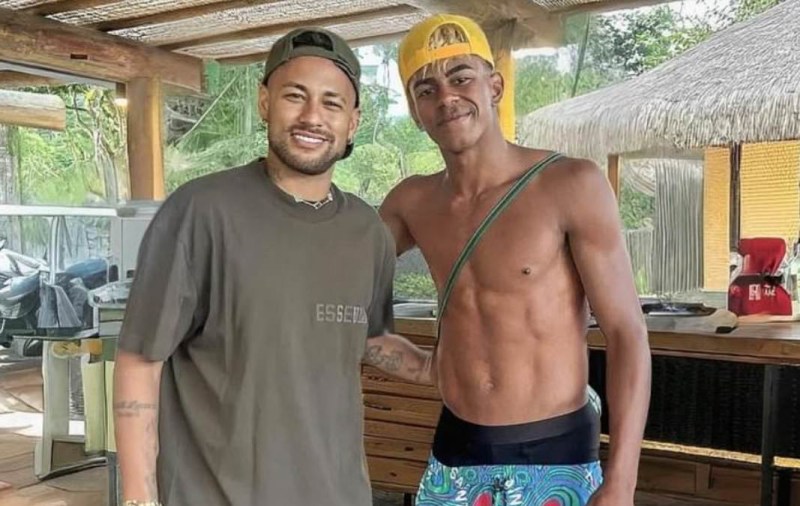 Yamal có nhiều điểm tương đồng thần tượng Neymar cả trong lẫn ngoài sân cỏ.