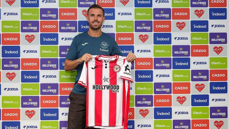 Jordan Henderson đã chính thức trở lại Ngoại hạng Anh để khoác áo Brentford. Ảnh: Internet