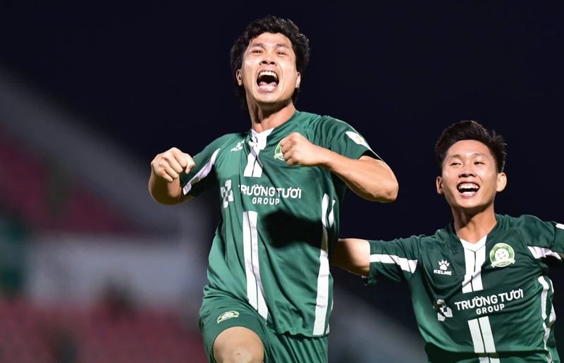 Công Phượng và CLB Bình Phước vẫn còn cơ hội tham dự V-League. Ảnh: Internet
