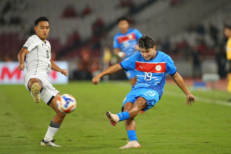 U23 Indonesia (áo trắng) giành chiến thắng trước U23 Philippines. Ảnh: Internet