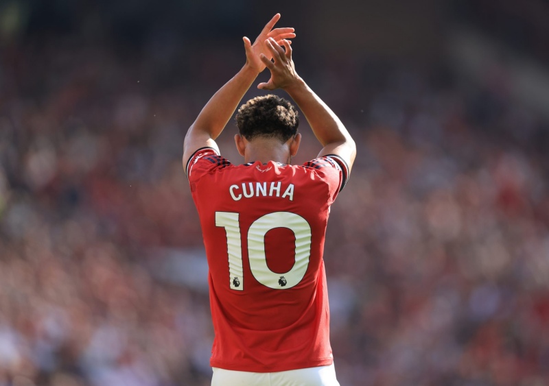 10 là số áo biểu tượng tại Old Trafford.