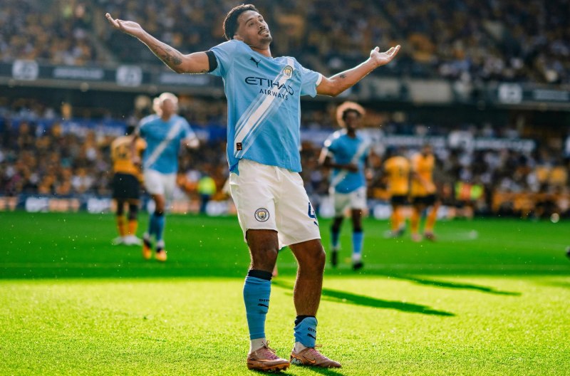 Reijnders ghi dấu ấn trên hàng công Man City.