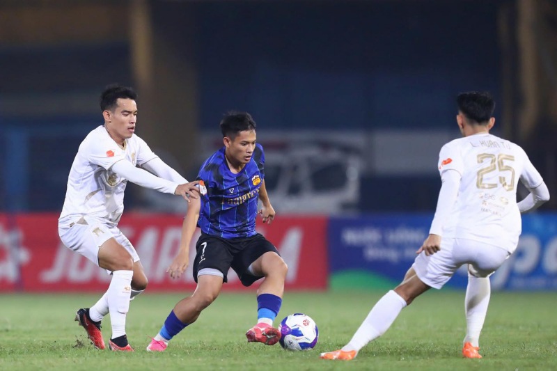 Mùa giải khó khăn chờ đợi HAGL phía trước.