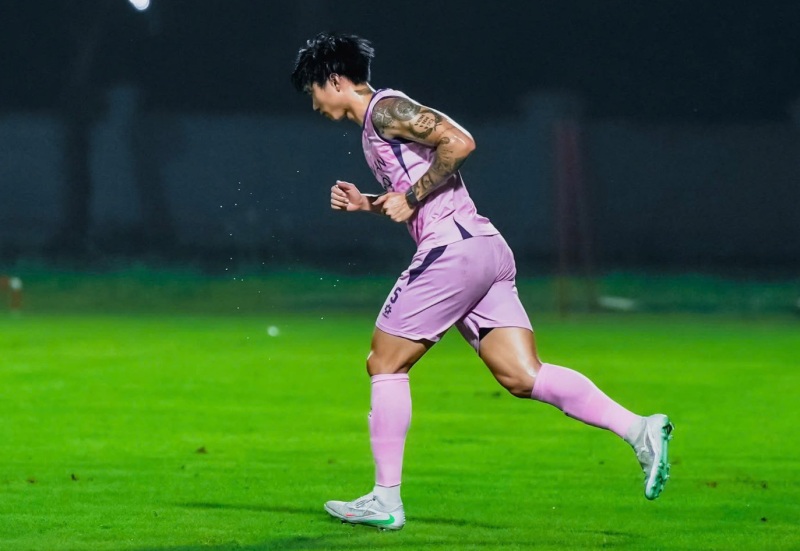 Văn Hậu nỗ lực vượt qua ám ảnh chấn thương. 