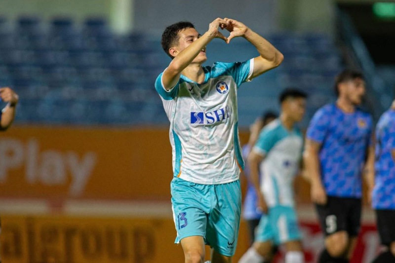 Nguyễn Vadim quyết định hồi hương chơi bóng. 