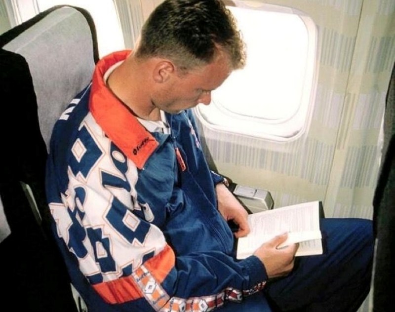 Các chuyến bay như "cực hình" đối với huyền thoại Arsenal.