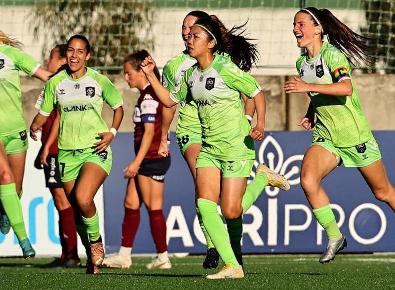 Ngôi sao Việt Nam hiếm hoi xuất ngoại thành công.