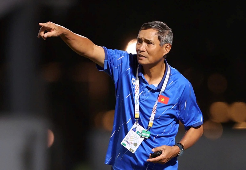 HLV Mai Đức Chung cống hiến cả đời phát triển bóng đá nước nhà.