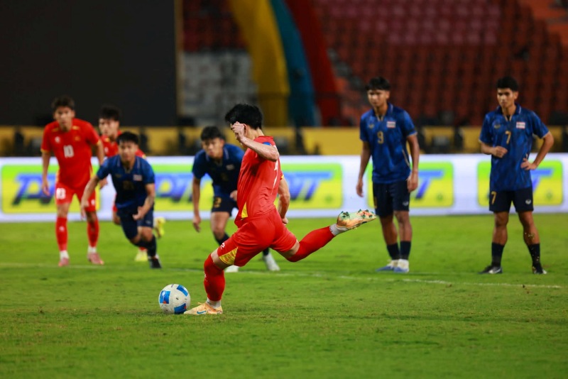 Đình Bắc mở đầu màn lội ngược dòng khiến người Thái ôm hận.