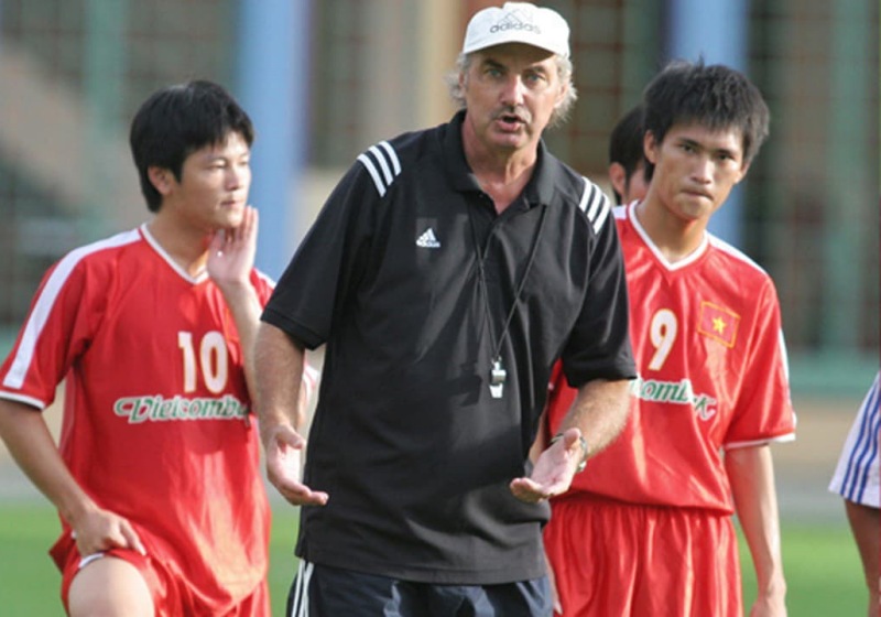 HLV Riedl có công lao không nhỏ phát triển đội tuyển Việt Nam.