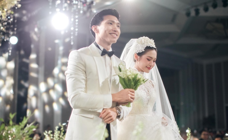 Chuyện tình đẹp Văn Hậu - Hải My.