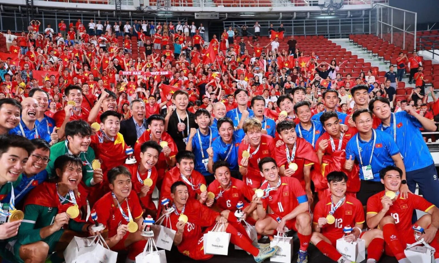 U23 Việt Nam “chấp” thẻ đỏ, quật ngã U23 Hàn Quốc bằng penalty