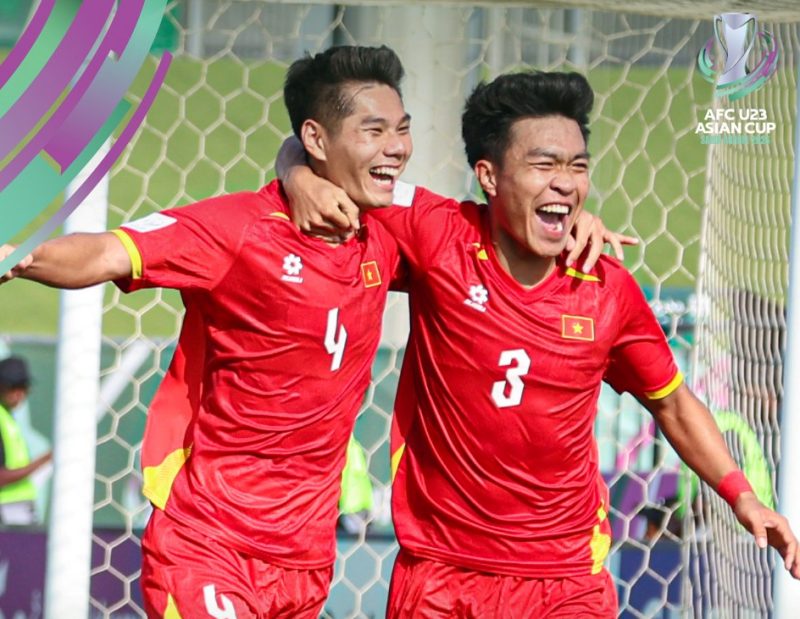 Hiểu Minh tỏa sáng rực rỡ. 